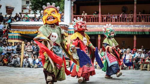 Cultural Celebrations: Festivals That Define Kashmir's Vibrancy